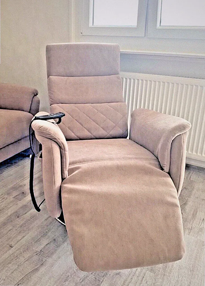 2 elektrische Relax Sessel - Fernsehsessel mit Aufstehhilfe - NEU und unbenutzt