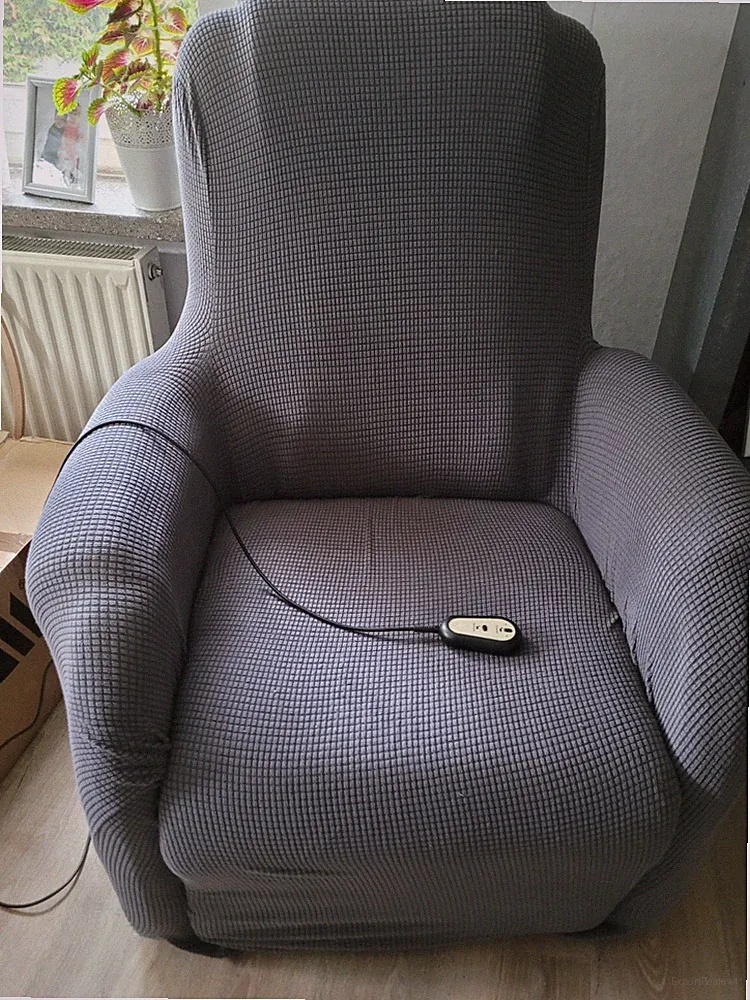 Elektrischer Sessel mit Aufstehfunktion