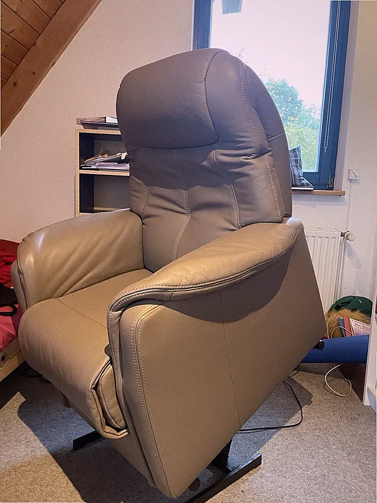 sessel mit aufstehhilfe leder