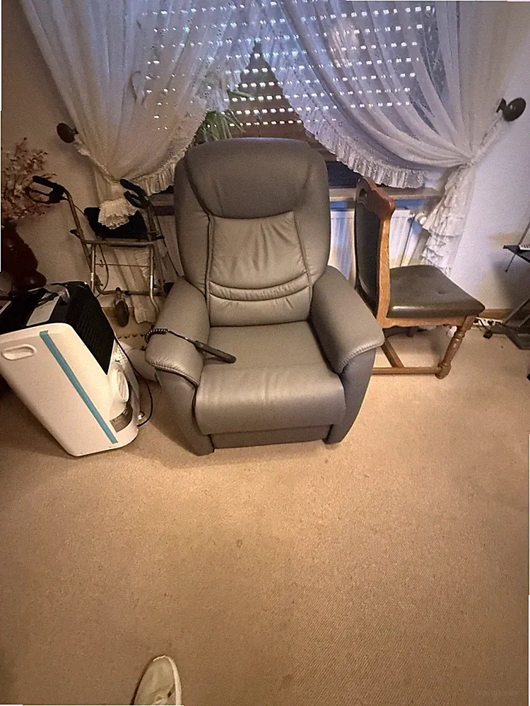 Relax Sessel Leder Elektrisch mit Aufstehhilfe Neu ! Unbenutzt