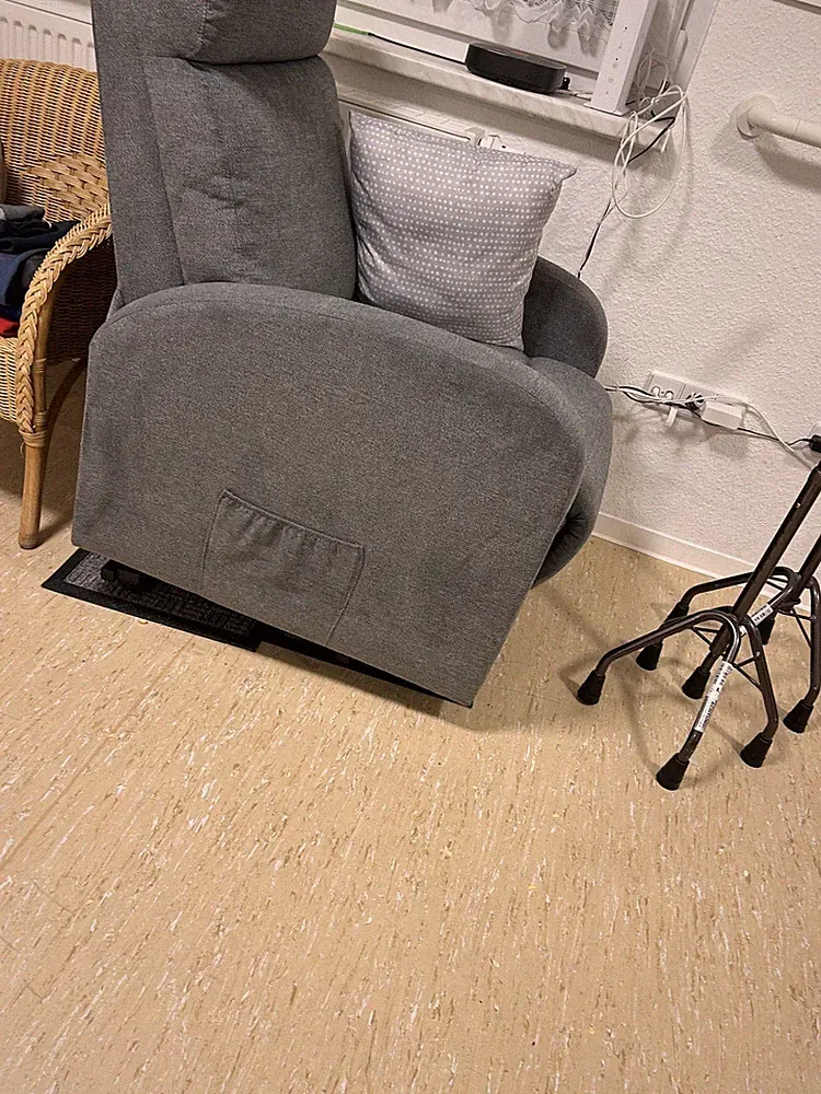 Sessel mit Aufstehhilfe in sehr Gutem Zustand NEU