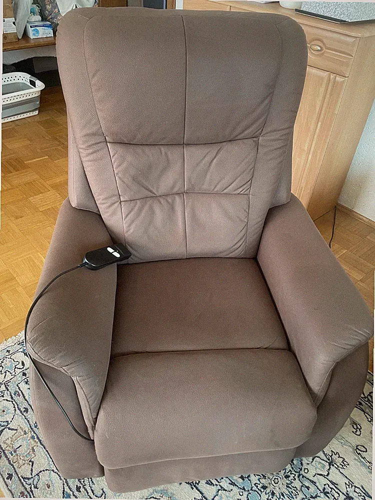 TV‑Sessel mit Aufstehhilfe & Relaxfunktion – Mikrofaser – sehr gepflegt – NP 669