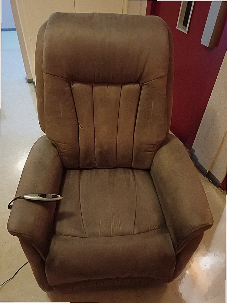TV Sessel mit Motor und Aufstehhilfe gebraucht, voll funktionstüchtig
